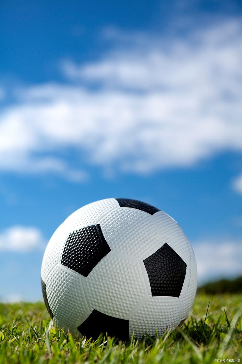 Huge blaze engulfs residential area in Hong Kong